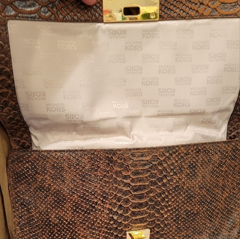 MICHAEL KORS Women Jet Set MK LG CLUTCH Snake Skin Brown original price $248.00. - Picture 4 of 12